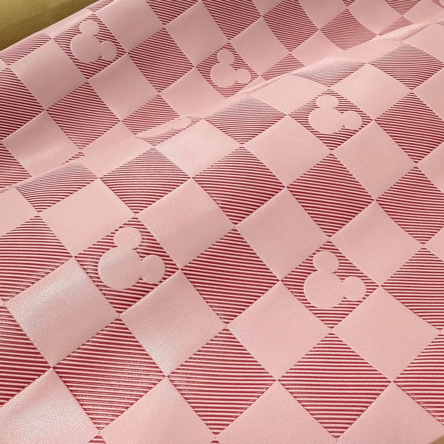 CHECKERED MOUSE DEBOSSED VINYL | RTS
